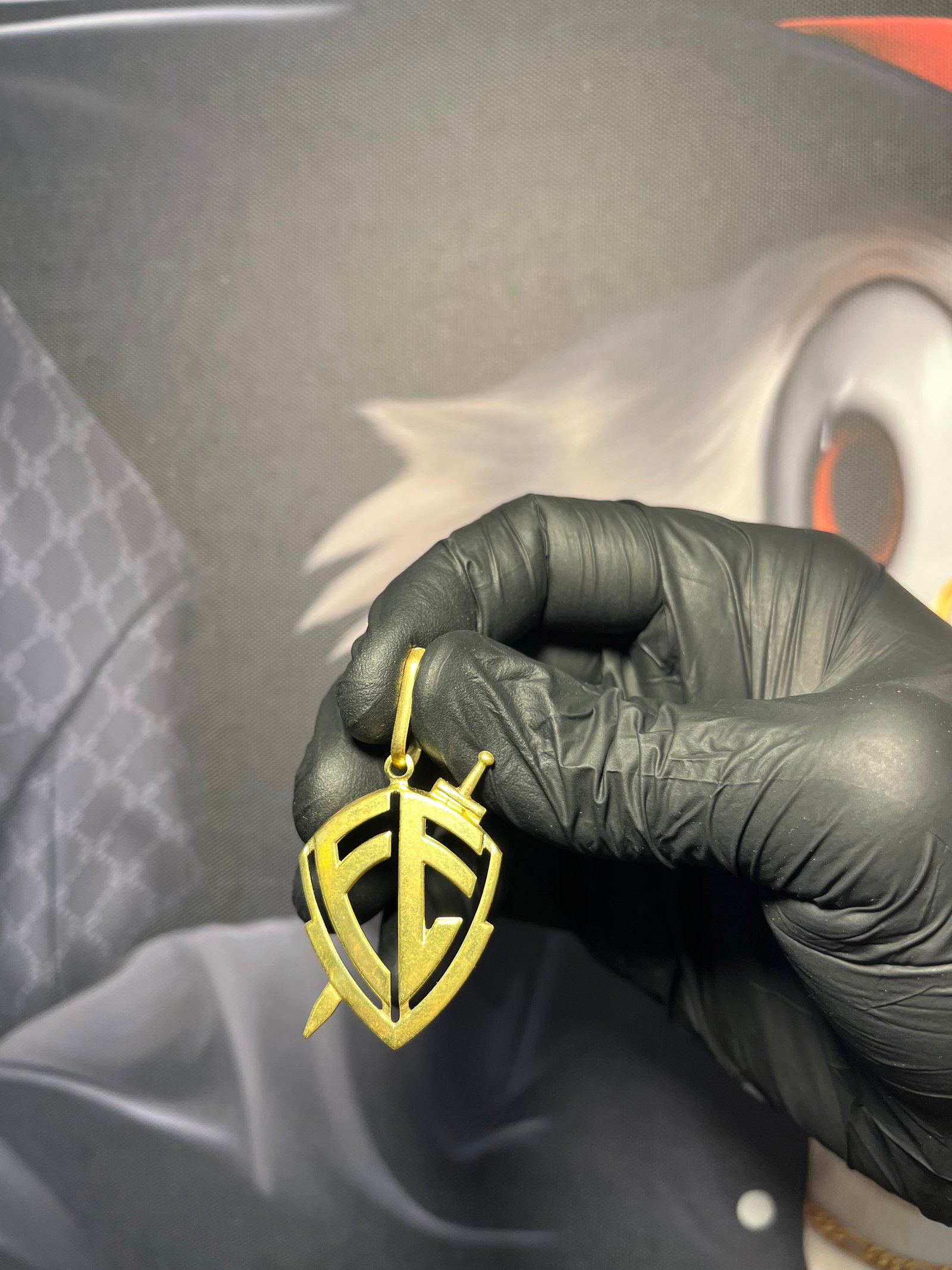 Pingente Escudo Fé Vazado (P)