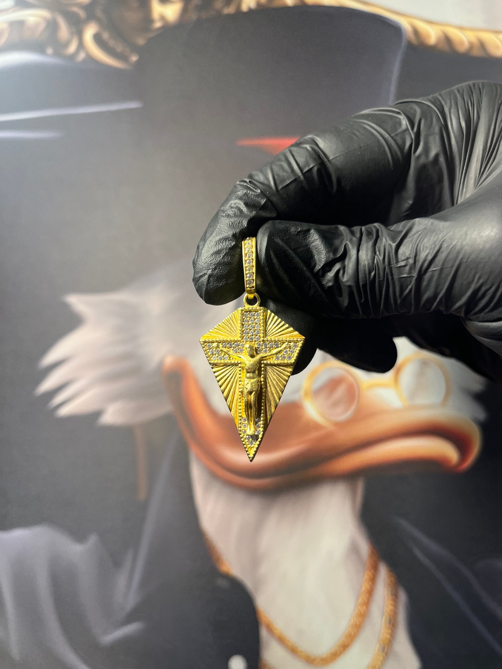 Pingente Cravejado Cruz J.C (M)